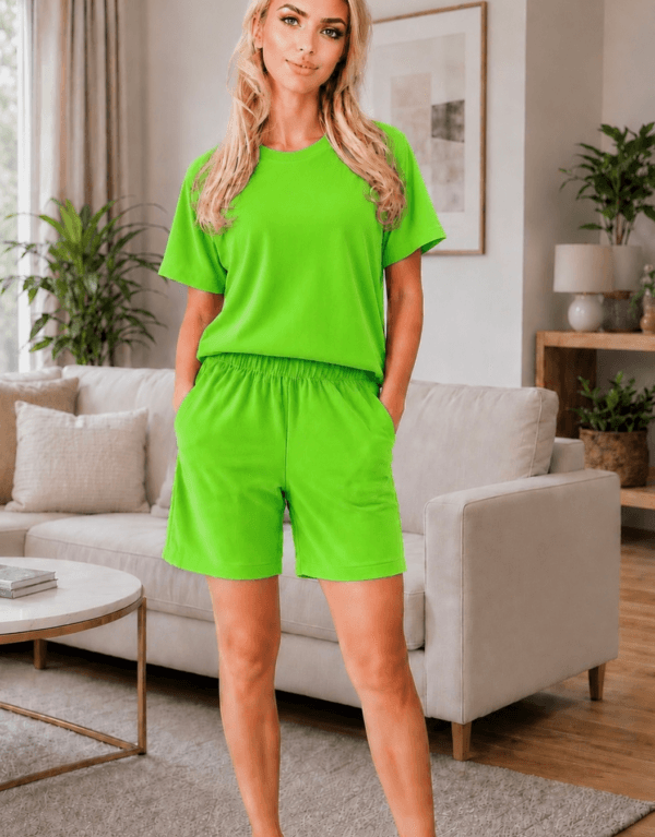 Compleu sport, pantalon scurt si tricou clasic, verde neon
